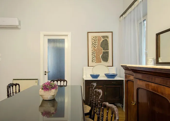 Liston Anastasia Apartment
