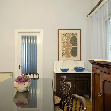 Liston Anastasia Apartment